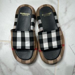 Plaid sandals